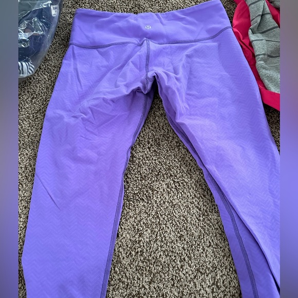 Lululemon Size 6 Wunder Under Crop - Picture 2 of 2